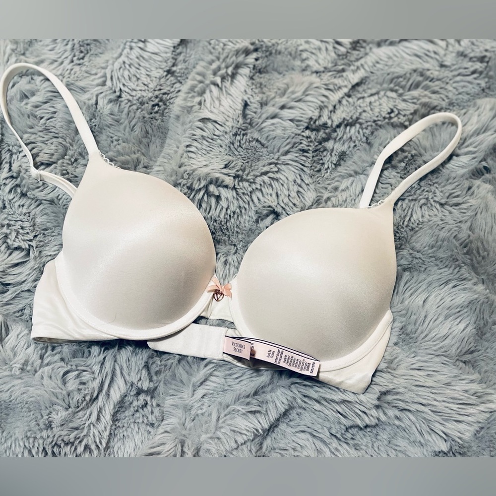 Victoria’s Secret Body by Victoria Perfect Shape Bra White 32D EUC